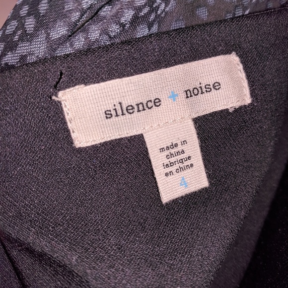 SILENCE + NOISE UO ONE SHOULDER VELVET DRESS - Picture 5 of 6